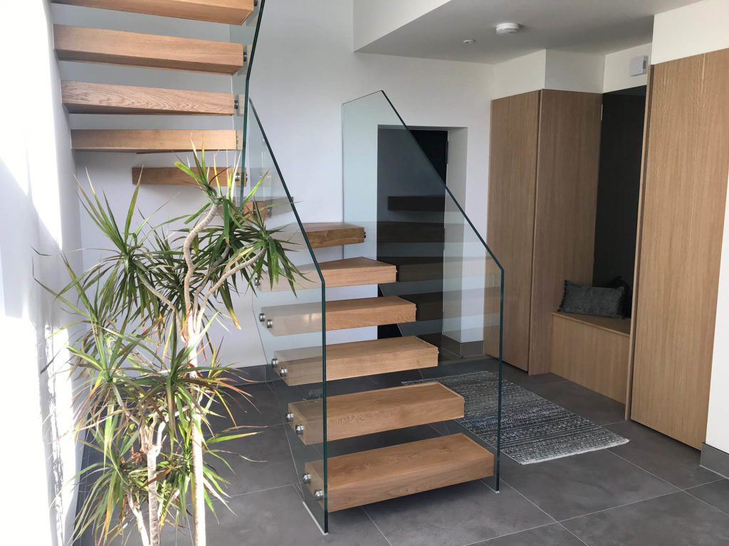 modern-floating-staircase-norfolk